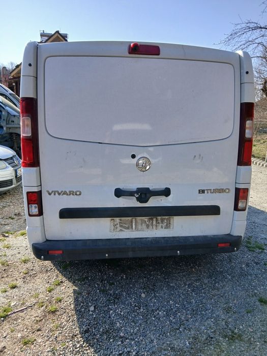 Dezmemrez Opel Vivaro 1.6 bi turbo 120 cp