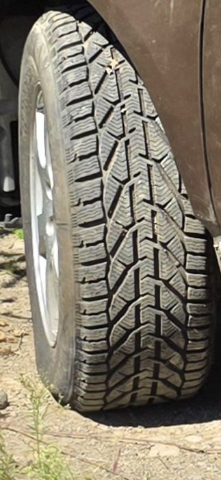 Jante volvo 17 inci + anvelope iarna