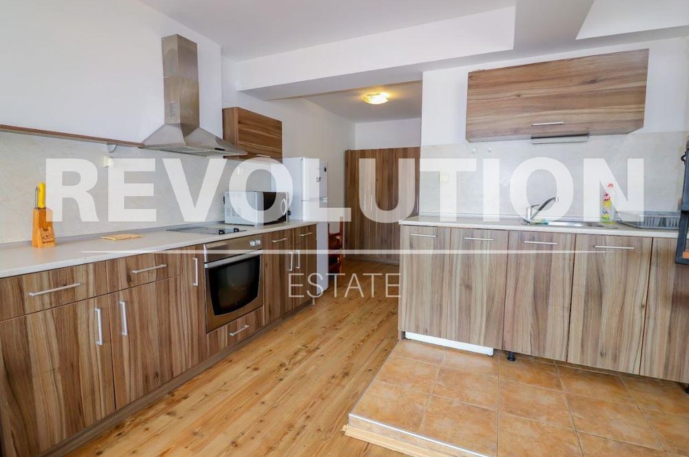 Дава се под наем Мезонет в Варна, Център - 105 кв.м за 897.6 € - Снимка #3