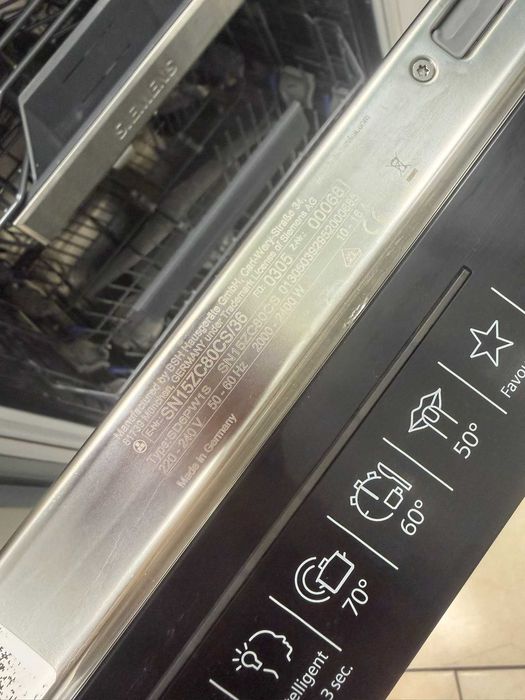 Съдомиялна машина Siemens SN15ZC80CS