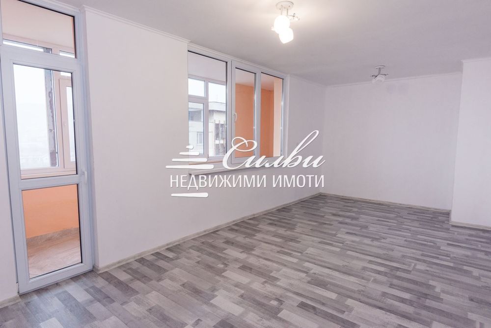 Дава се под наем Двустаен апартамент в Шумен, Тракия - 72 кв.м за 255 € - Снимка #3