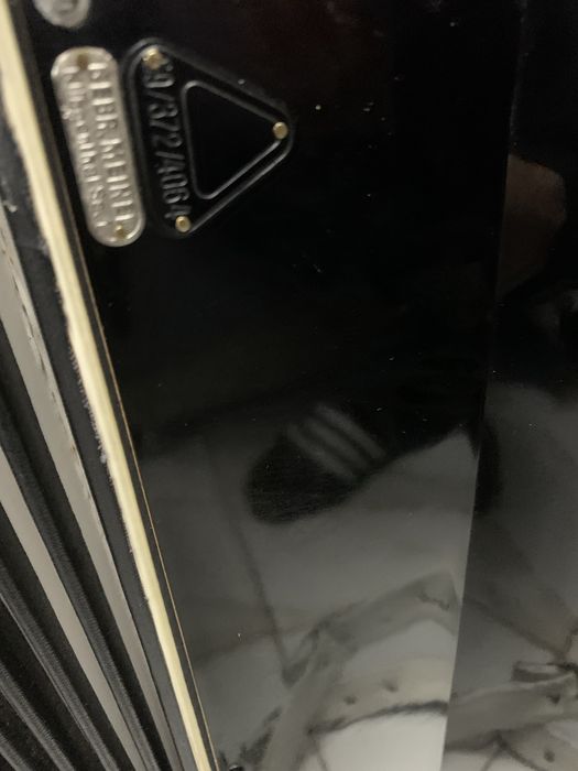 Acordion ca nou al dau ca meam loat altul mai nou pretul este negocebi