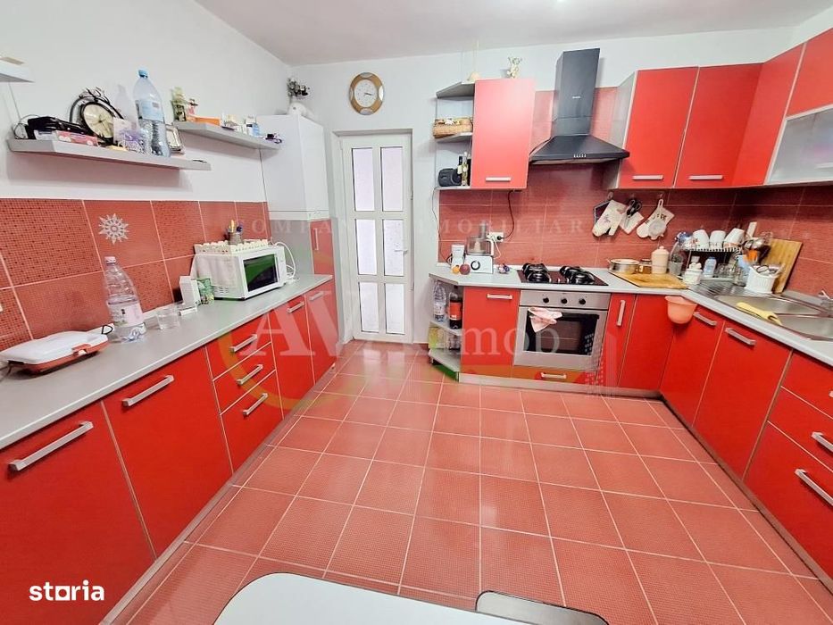 Casa moderna P+1 in Magura,  teren 421 mp, la 10-12 min de Bacau