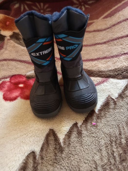 продам зимние ботинки