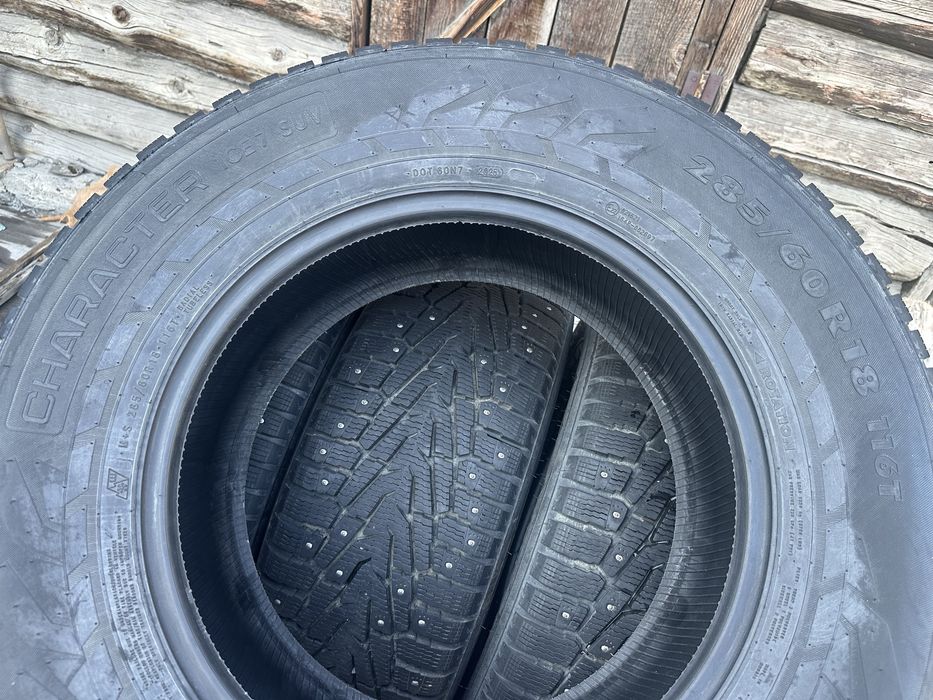 Продам зимние шины 285/60 R18.