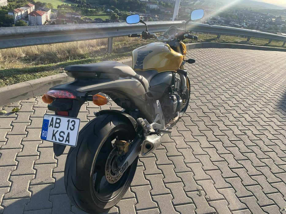 Motocicleta Honda Hornet PC 41