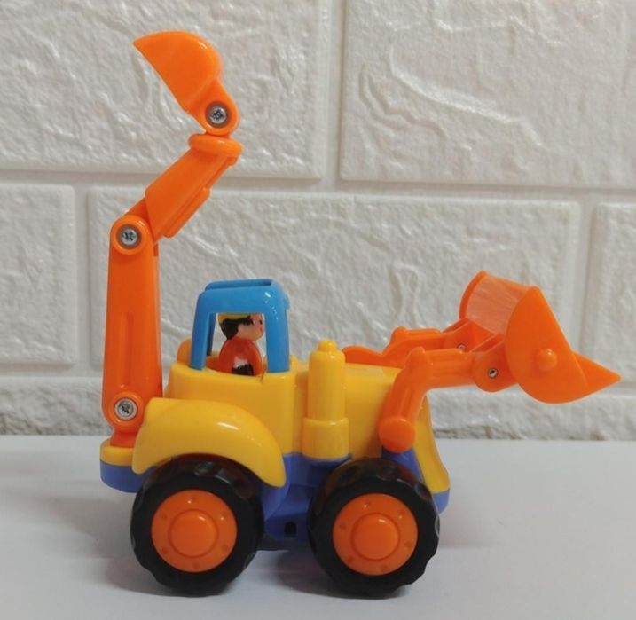 Инерционные машинки hola