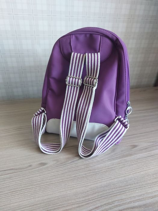 Продам рюкзак Lacoste