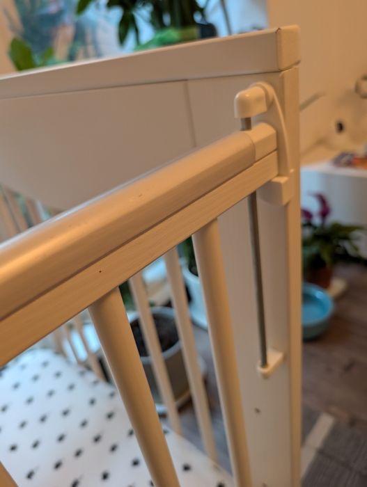 Pătuț bebe Klups Luna alb lemn cu sistem de legănare