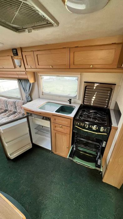 Rulota Lunar Clubman 475 CK | Inmatriculata RO | Panou solar | Cort | Baie cu dus | 2-3 persoane