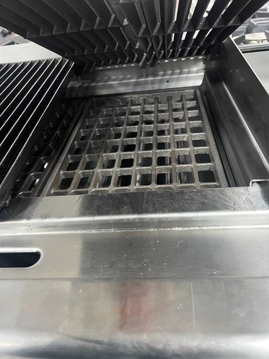 Firmann V9RH - Gratar roca vulcanica GAZ (800 x 900 x 850 mm)