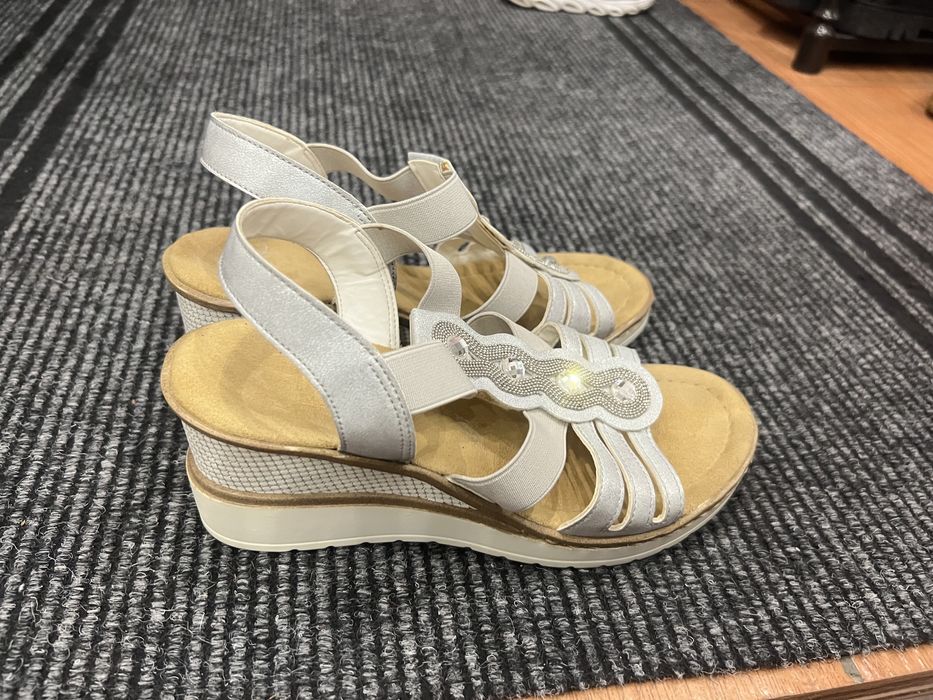 Сандалии летние кожаные