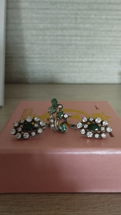 Продам комплект, серебро.