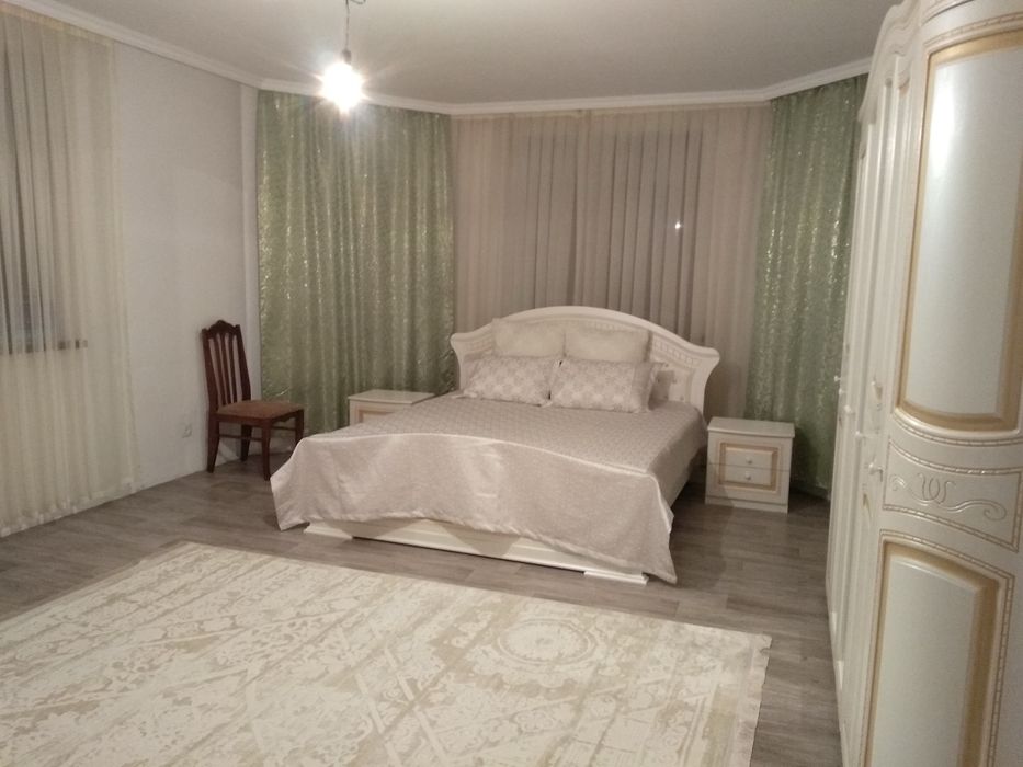 Продам спальный гарнитур