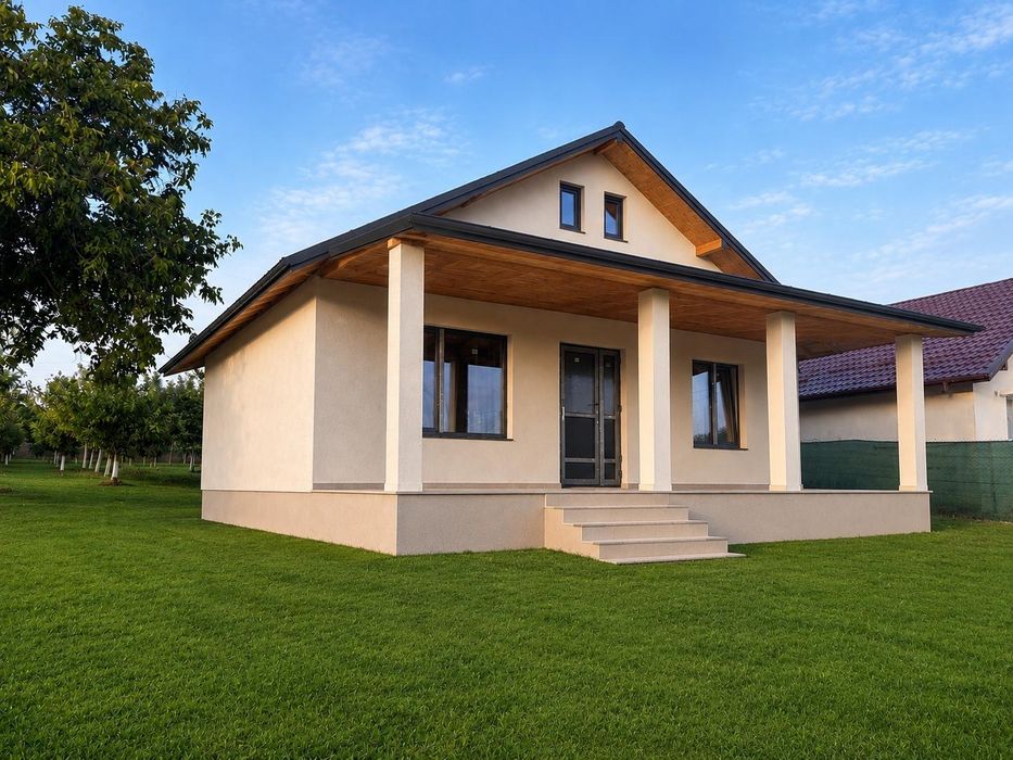 Vand casa în Sarca