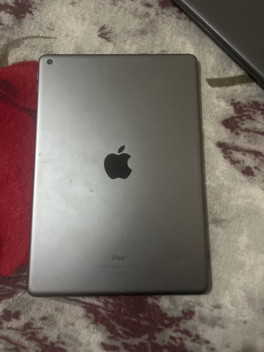 Vand ipad in stare buna