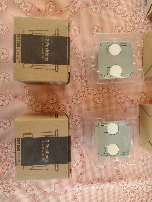 Сензорни ключове Livolo