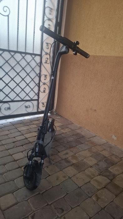 Vand trotineta electirca ninebot sau schimb cu-descriere