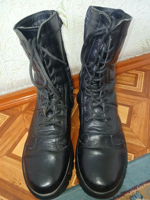 Продам кожанные сапоги