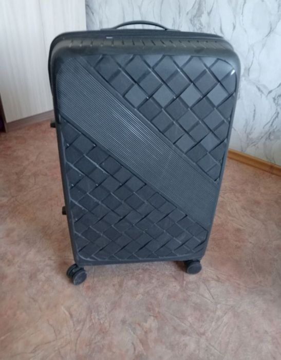 Продам чемадан новая