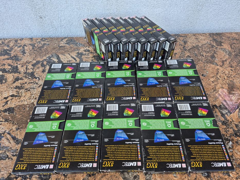 Vând Lot 19  casete video  Vhs marca Basf  model de 240 minute cu film