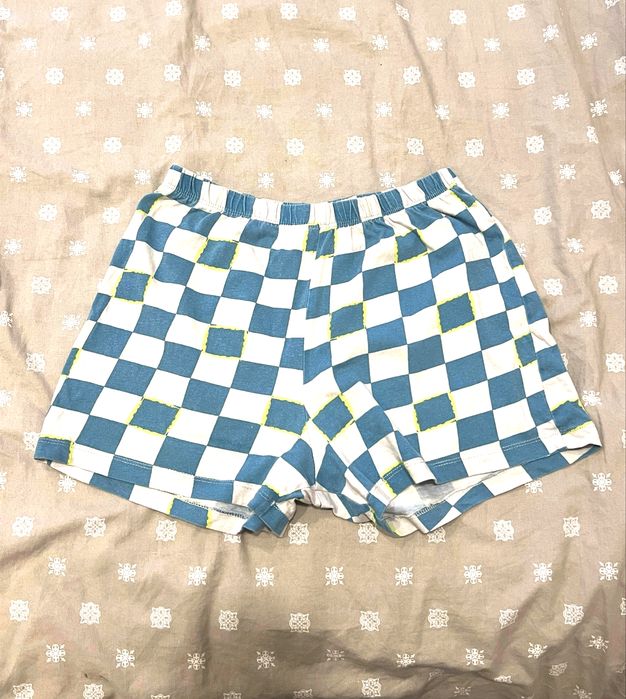 Комплект от 2 тениски и едни къси панталонки