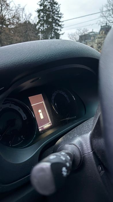 Proprietar , vând Toyota Hillux