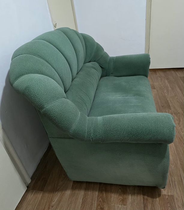 Продам двухместный диван