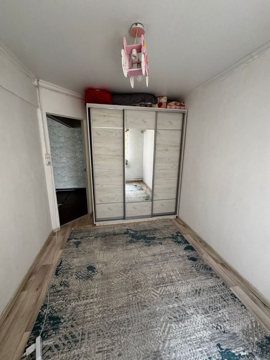 Үй сатылады 3 мкрдан