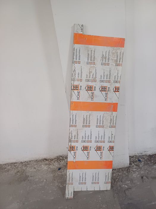 Продам двери балконные ,подоконник