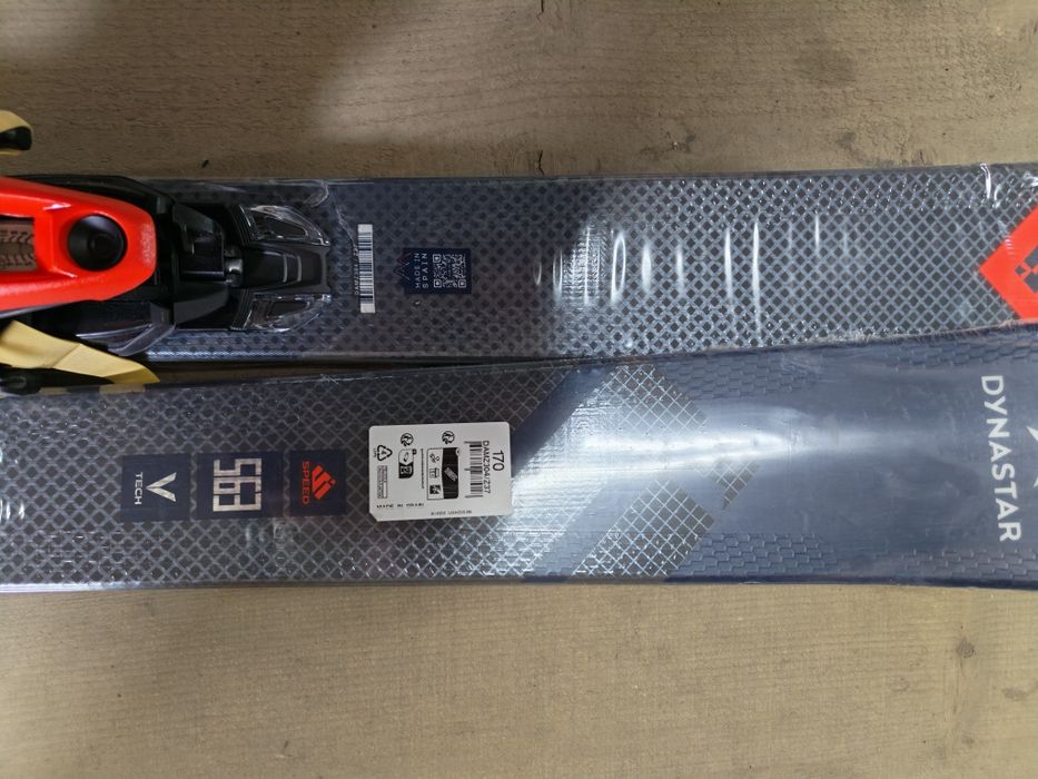 Schiuri Dynastar Speed 563 (170 cm) + Legături Look NX 12 - NOI, SIGILATE
Descriere: