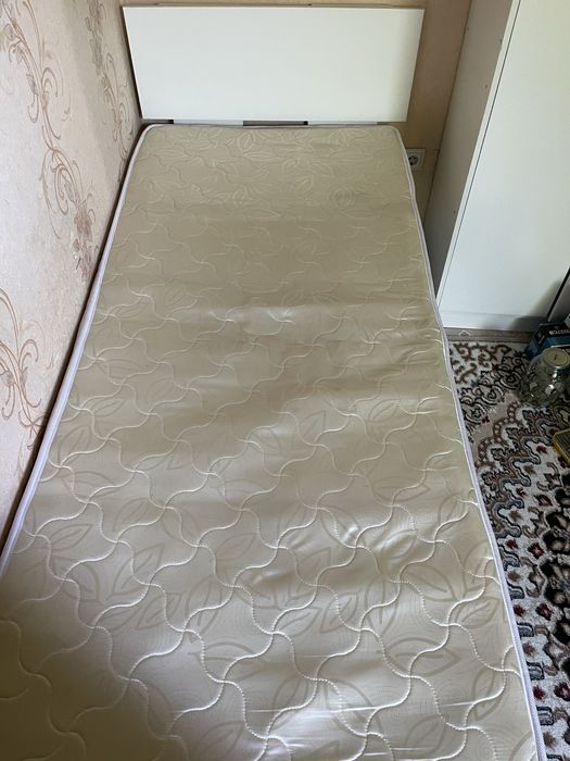 Продам кровать 90*200