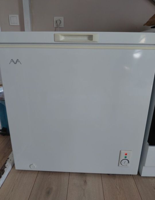 Продам морозильник