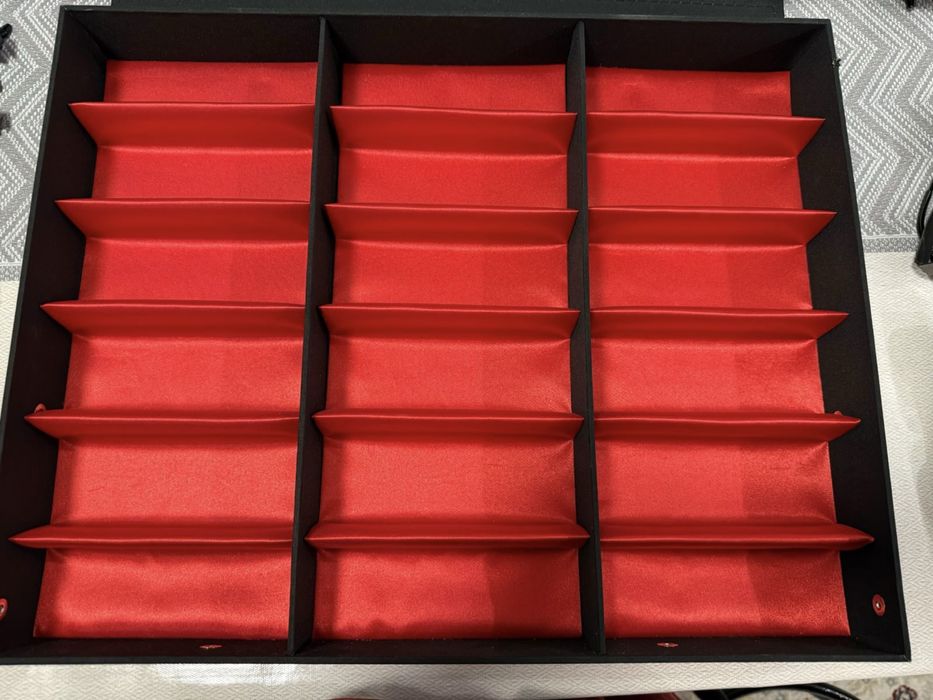 Продаётся кейс(органайзер) для очков