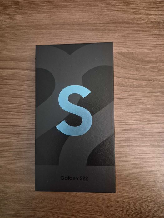 Смартфон Samsung S22