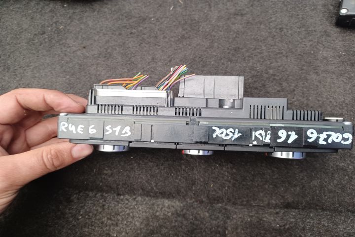 Comanda AC 3C8907336AB 5HB009751 3C8907336AB 5HB009751 Volkswagen VW