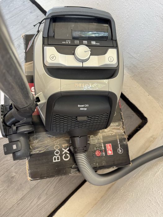 Прахосмукачка без Торба Miele Boost CX1 Allergy 890W HEPA Немска!