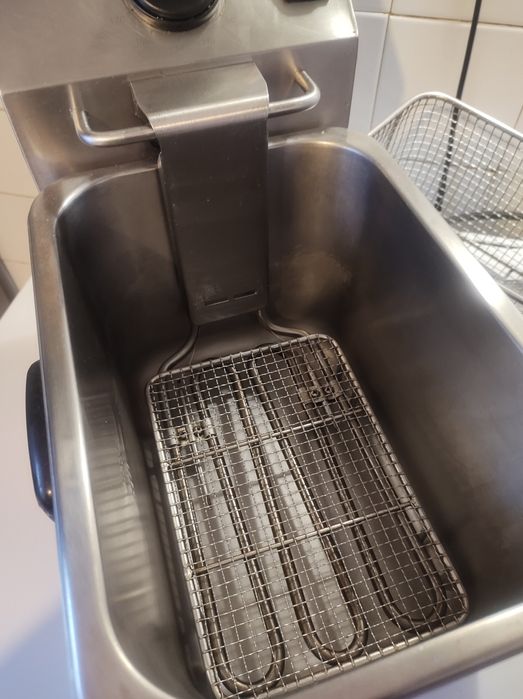 Професионален Фритюрник 4л.