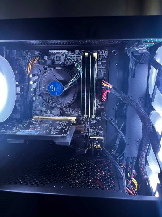 gaming компютър CUSTOM