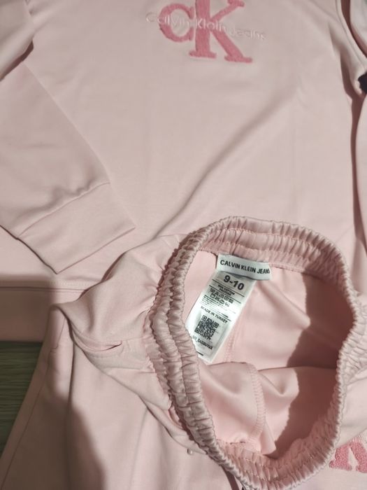 Нов детски екип на"Calvin Klein" 9/10г.