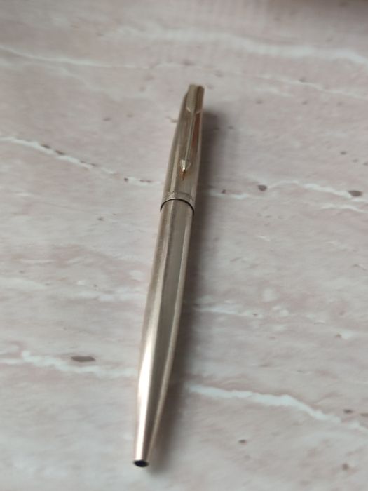 Pix Parker aurit made in England