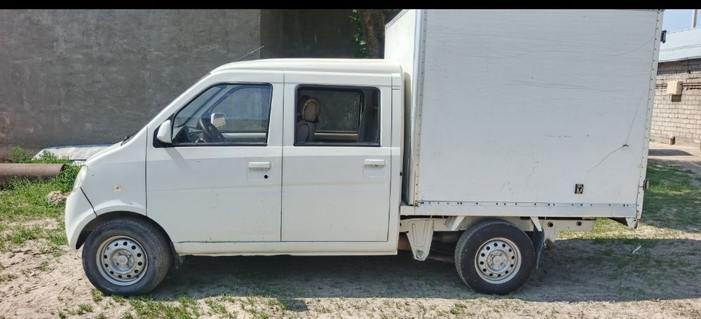 Lifan 2016  4 eshikli  Metan+benzin Yuk tash