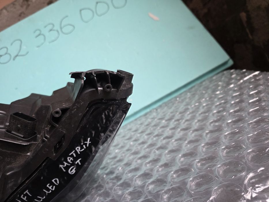 Peugeot 208 LIFT 2008 Full Led 23- 2025 ляв фар