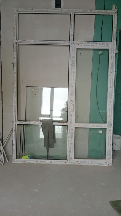 Продам рама пластикого болкона целый