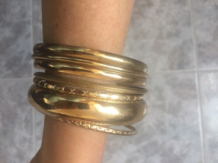 Продавам елегантни гривни -нови