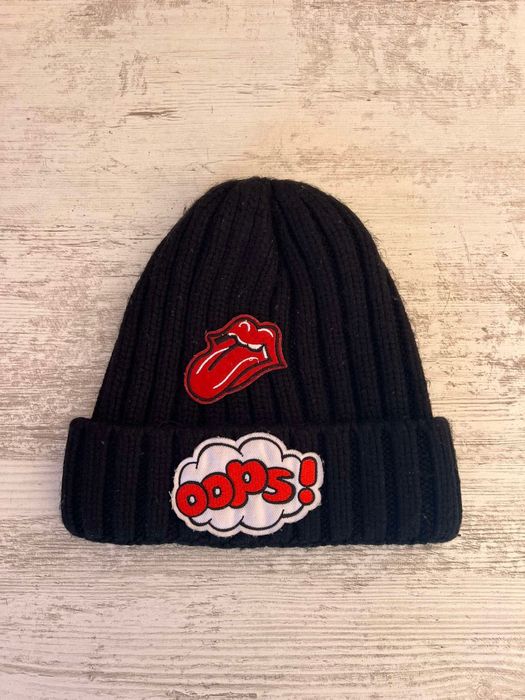 Зимни шапки само по 2.5 евро черен , бял , син , кафяв и цикламен цвят