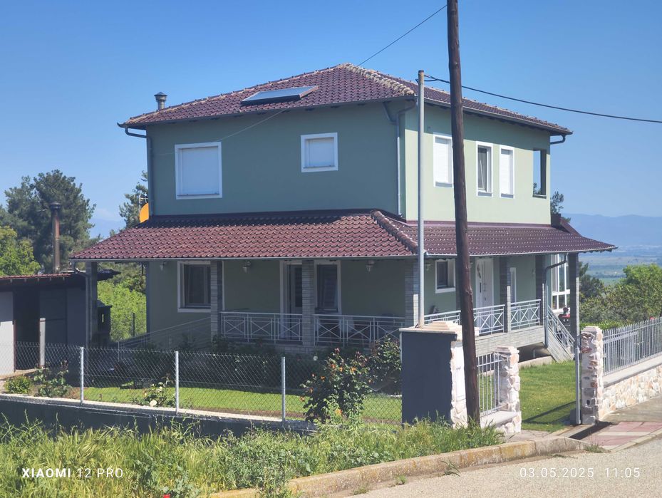 ПРОДАВА Самостоятелна къща в Кормиста , Серес