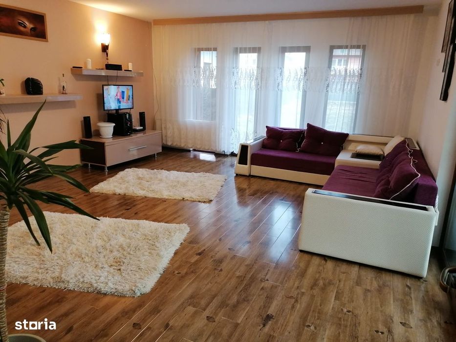 Casă de vânzare în Curtea de Argeș.