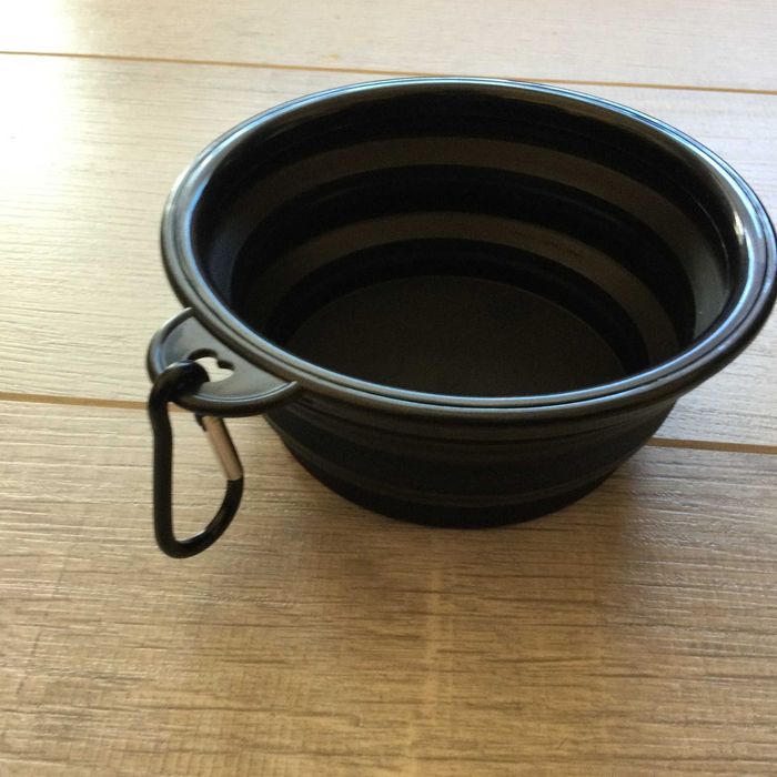 НОВА сгъваема купа за храна или вода за кучета или котки от Италия