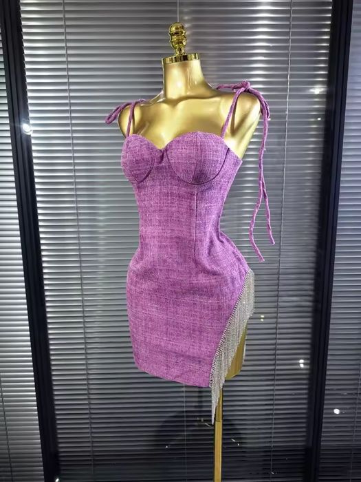 Рокля с втален силует от луксозна материя